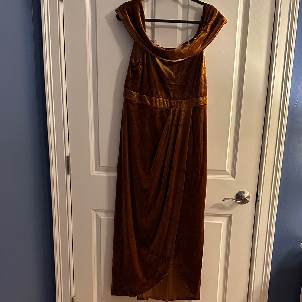 Lulus Elegant Brown Velvet Gown NWT XL - Picture 4 of 6
